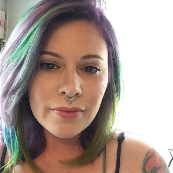 Meet Your Posher, Felicia! 💕 - Picture 3 of 8